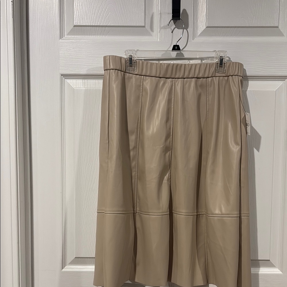 NWT Chic Tan Women's Skirt